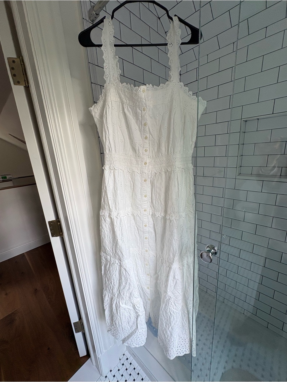 Doen x Gap White Eyelet Drews